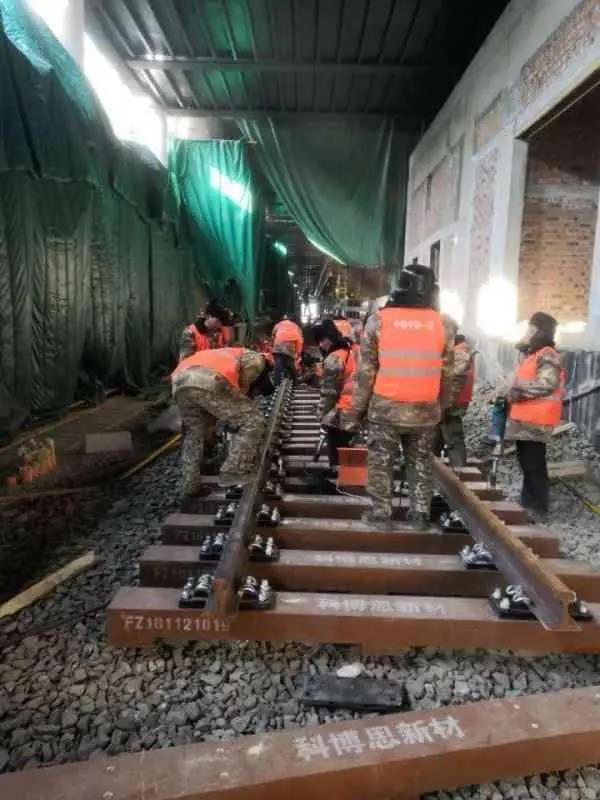 今日頭條、北京日報：13號線清河站撥線工程倒計時，京城地鐵首  次鋪上樹脂軌枕